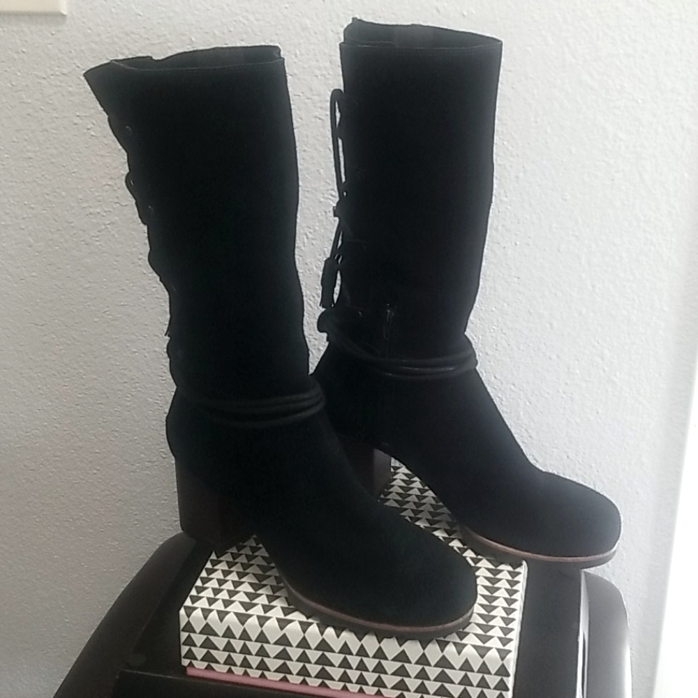 Sorel back lacing waterproof leather boots